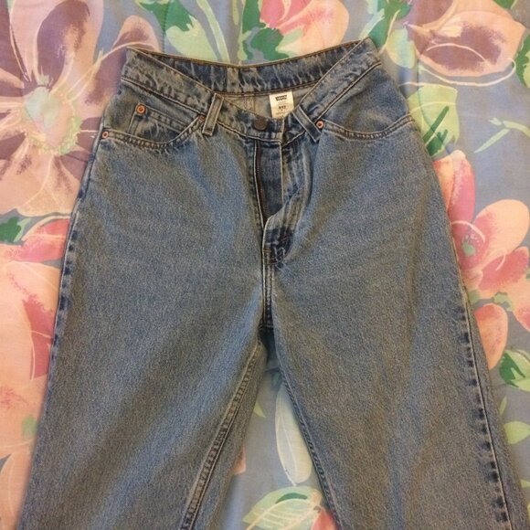 Vintage Levi's tapered jeans (24-25W, size XS/S) - Picture 3 of 16